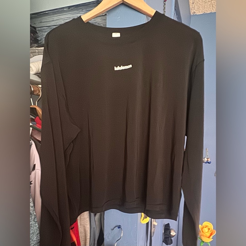 Lululemon Black Logo Crew Neck Long SleeveTop Size 12 Brand New(w/o sales tag)
